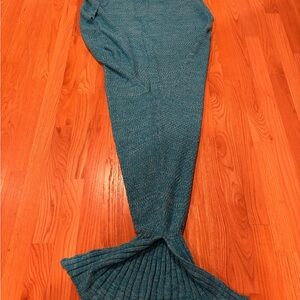 Mermaid Tail Blanket - Like New